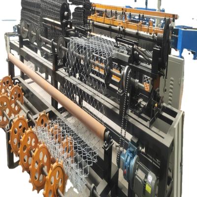 China Full Automatic Building Material Stores Double Wire Diamond Mesh Chain Link Fence Making Machine for sale