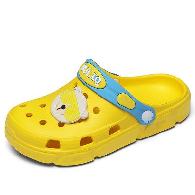 China AHICO 2021 Light Boys Hole Shoes Summer Children's Slippers Large Children's Beach Non-slip Shoes for sale