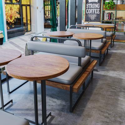 China Counter Counter Table Stools Bar Unit Furniture Set Retro Sports Bar Restaurant Super Comfortable Wood Design Height for sale