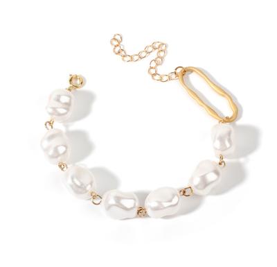 China MIA 2020 ss fashion pearl irregular bracelet romantic hot selling simple bracelet for graceful ladies for sale