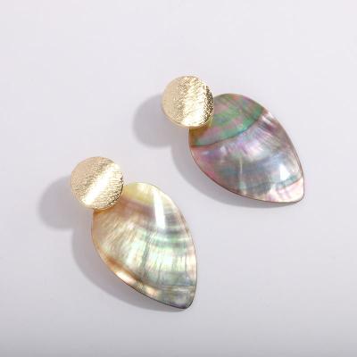 China 2021 Hot Sale MIA Ocean Jewelry Special Wholesale Simple Geometric Irregular Natural Shell Earrings for sale