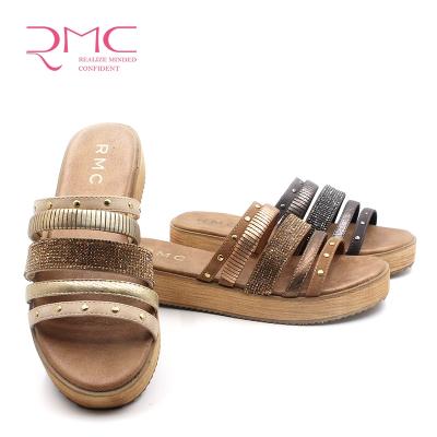 China Latest Foot Bed Diamond Strap Lady Summer Lightweight Popular Comfortable Sandals for sale