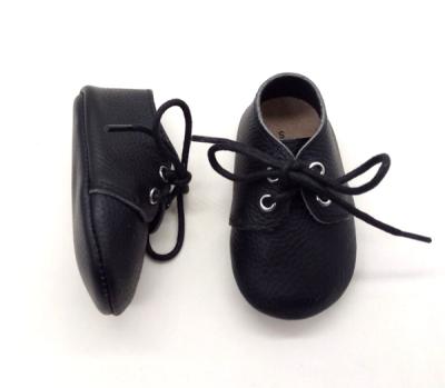 China Anti-slippery Lace Up Casual Design Soft Leather Newborn Toddler Baby Oxford Booties Shoes for sale