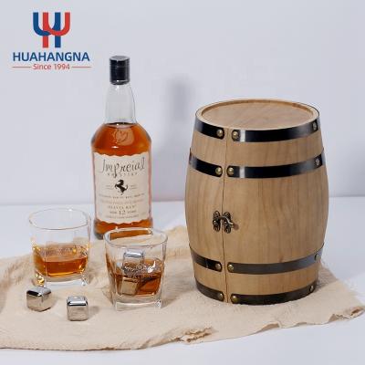 China New Classic/Postmodern Unique 2 Crystal Clear Twisted Bourbon Whiskey Glasses and 8 Granite Whiskey Rocks Cooling Stones in Whiskey Barrel Gift Box for sale