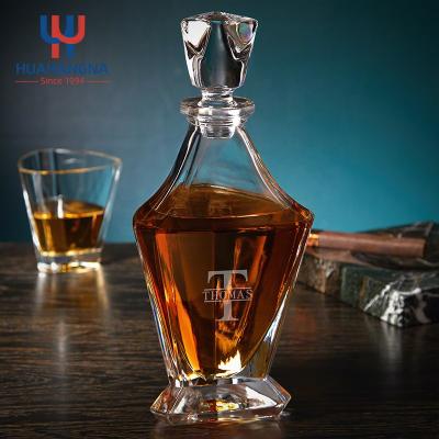 China New Customized European Classic/Postmodern Exquisite Design Logo Engraved 750ml 25oz Clear Glass Whiskey Decanter And Liquor Decanter With Glass Stopper for sale