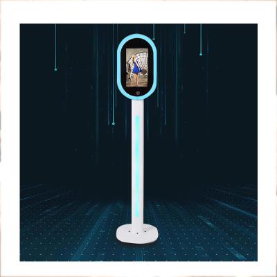 China Magic Mirror Photo Booth Machine Open Air Touch Screen Wedding Party Mirror Booth Outdoor Social Video Selfie Booth Mirror for sale