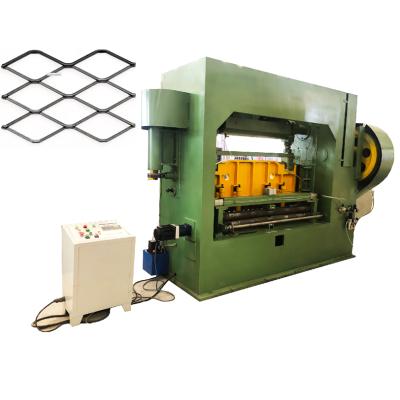 China Expand metal mesh machine / diamond shape panel punching fence plc high speed expanded metal lathing machine factory for sale