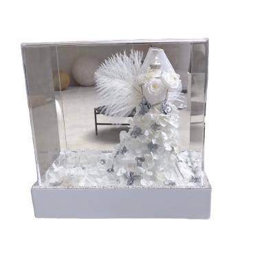 China Valentine's Wedding Preserved Real White Rose's Day Wedding Gift 2022 New Gift Box Romantic Handmade High End Acrylic Eternal Roses Flowers for sale