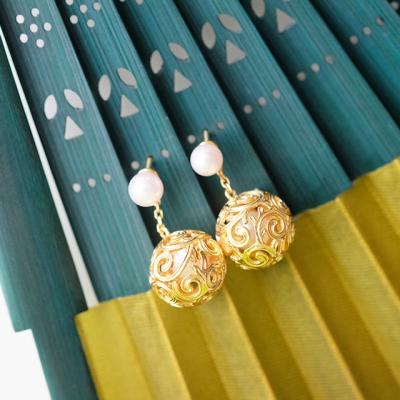 China Baroque Pearl Earrings Globe Shape in 14K 18K 24K Yellow Gold for sale