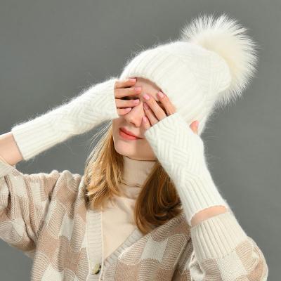 China Wholesale Defrozen Beanie Sets Beanie Gloves Thick Cashmere Real Winter Knitted Raccoon Fur Pompom Hat Design OEM Service Women COMMON for sale