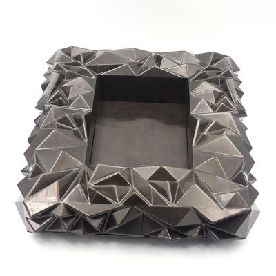 China Smokeless; gift ashtray with lid rectangle 2021 premium zinc alloy cigar accept customization metal ashtrays for sale