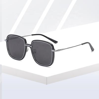 China Fashion Sunglasses Yvan Newcomer Fashion Trending Shades Metal Polarized Unisex Sunglasses For Men for sale