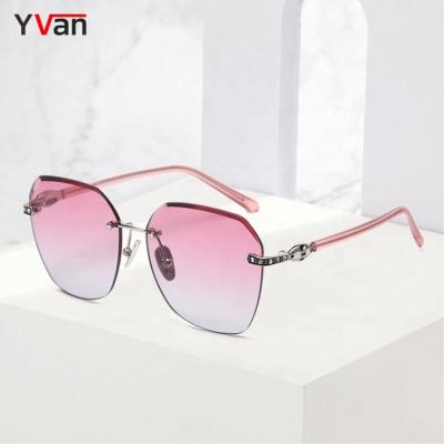 China Trendy Tone Women Luxury Rectangle Rimless Rimless Polarized Sunglasses Rimless Rhinestone Two Shades Sunglass New Fashion Sunglasses for sale