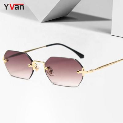 China Rectangle Shading 2021 Small Women Equip Fashionable Retro Gold Frameless Sunglasses Rimless Sun Glasses for sale