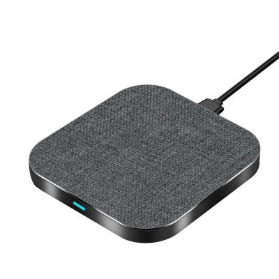 China FOD Function 2021 Hot Product Type C Port Amazon Aluminum Alloy 15W 10W Qi Charger Top Selling Fast Wireless Pad for sale