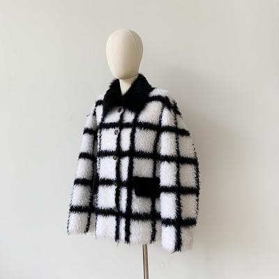 China Custom Made Wholesale Customized Ladies Woolen Winter Fur Coats Good Quality Breathable for sale