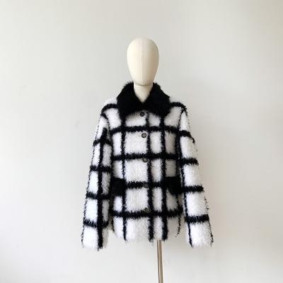 China Breathable Solid Color Shorts Jacket Winter Style Black And White Stripes Sheep Sheared Fur Coat For Ladies for sale