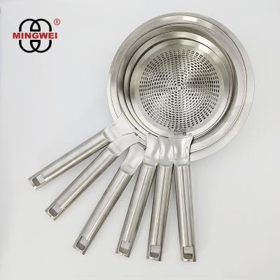 China MINGWEI Extra Large Mesh Sieve Food Strainer Viable Stainless Steel Colander Fine Fryer Sieve With Long Handle for sale