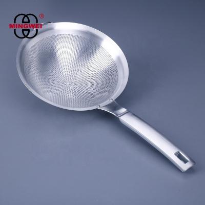 China MINGWEI Good Mesh Stainless Steel Strainers Good Mesh Stainless Steel Flour Sifter Scoop Colander With Wide Ear Rest Design for sale