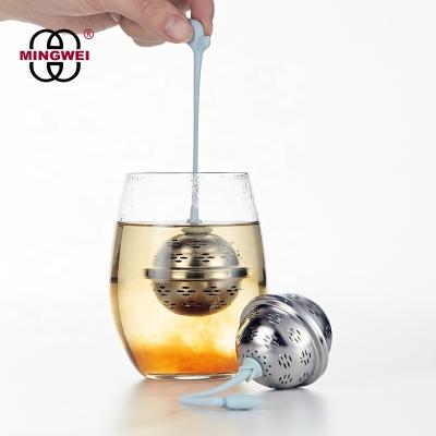 China MINGWEI Stainless Steel Sustainable Tea Infuser - Long Handle Tea Ball For Loose Leaf Tea for sale