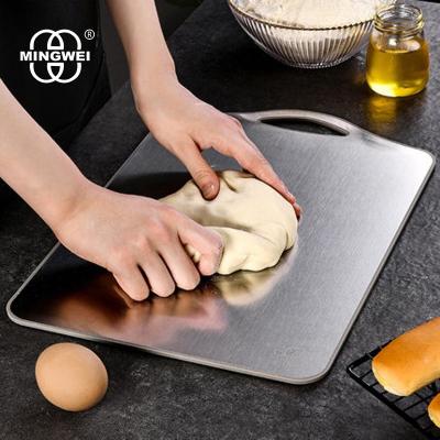 China MINGWEI Sustainable SS Easy To Clean Heavy Cutting Board Stainless Steel Silicone Chopper Cutting Board For Kitchen for sale