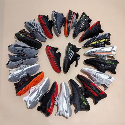 China Wholesale Bulk Fashion Casual Male Sports Sneakers Trend M1619 Men's Mixed Design For Men's Shoes Black Used Stocks for sale