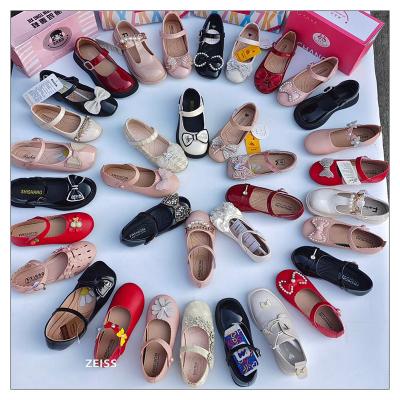 China Fashion Trend C1818 factory wholesale children's leather shoes flat stock princess shoes girls children elegant shoes wedding party for sale