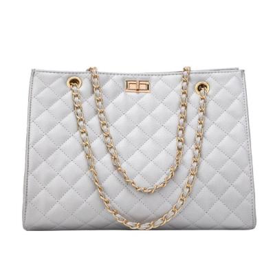 China Large Capacity Fashion High Quality Bags For Ladies Girls Chain Sling Bags For Women Diamonds Handbag Large Women Handbags for sale