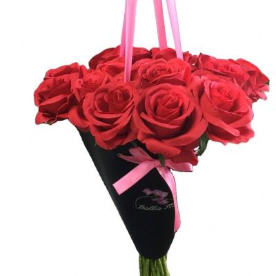 China Recycled Materials Customized Personalized Flower Paper Gift Bag With Handles for sale