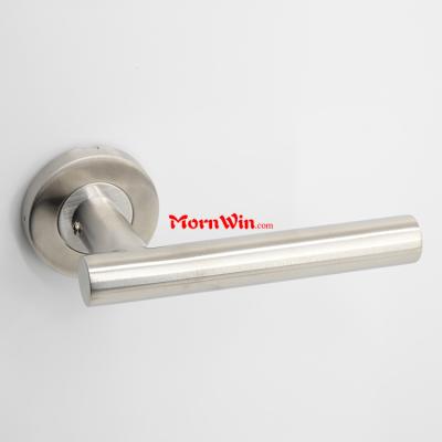 China Modern 304 Stainless Steel Tube Lever Residential Door Handle for sale