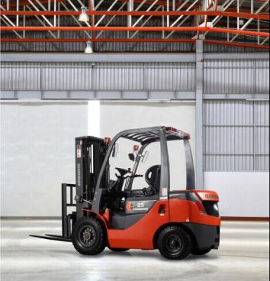 China 2.5t with CE certificate diesel forklift 2500KG for sale