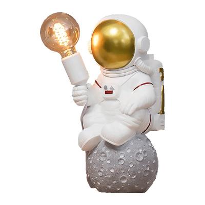 China Creative Virtual Europe Space Astronaut Lamp Desk Starry Moon Light Sunset Display Star Moon Decoration for sale