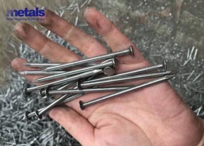 China DIN Anillo Galvanizado Común Clavos de la base de la cerca de 1 pulgada Carpintería Pulida Cabeza plana en venta