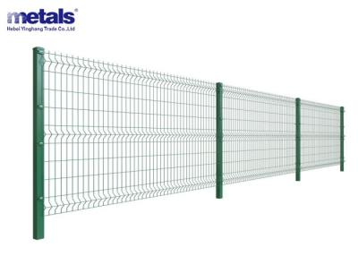 China Acero galvanizado Metal cerco de jardín revestido de PVC verde 3d V triángulo curvado curvado panel de cerco de malla de alambre soldado en venta