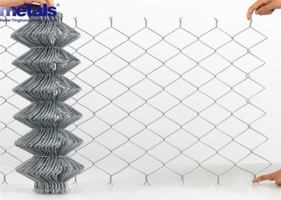 China High Quality 6ft 8ft Diamond Mesh Chain Link Cyclone Wire Fence Hot Dipped Galvanized Wire Fence zu verkaufen