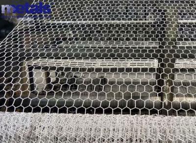 China Doble giro eléctrico hexagonal alambre de pollo galvanizado malla de alambre hexagonal de la fábrica en venta