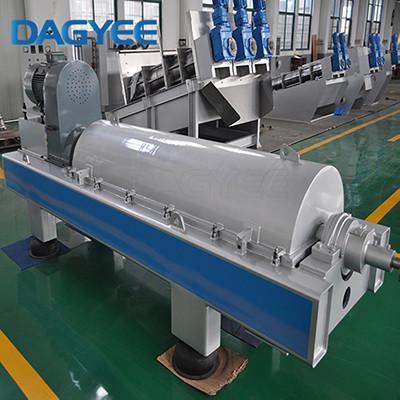 Chine 3 pleins solides hydrauliques de boue de forage de la phase LW900 vissent la centrifugeuse de décanteur à vendre