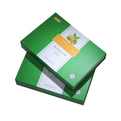 China Recycled Materials Free UV Embossing Artwork Cardboard Hardcover Green Special Magnetic Folding Gift Box for sale