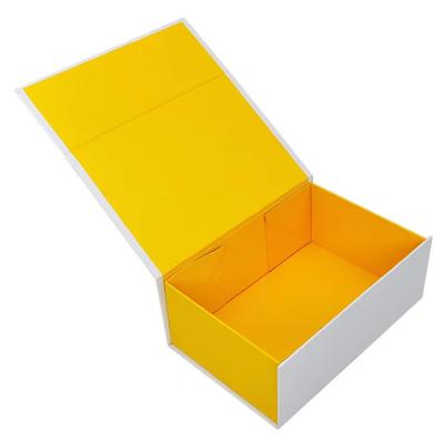 China Custom Luxury Recycled Materials Cardboard Paper Gift Packaging Lovely White Foldable Box Ladies Gift Package Box for sale