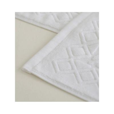 China 2022 Eco-friendly Floor Mat Hotel Luxury Persian Style Bathroom Flooring New Arrival Antimicrobial Non Slip Towel for sale