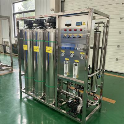 China Máquina de purificación de agua industrial Ro de 1000lph Suavizador de membrana Equipo de tratamiento por ósmosis inversa Máquina de agua pura en venta