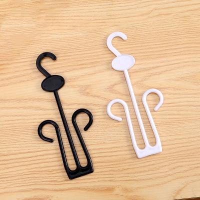 China Modern Plastic Shoes Hanger Drying Rack Flip Flop Sandals Stand Slippers Hanger For Supermarket for sale