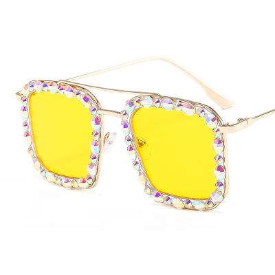 China Luxury Square Frames Bling Diamond Female Sun Glasses Shades Sunlight Sunglasses Women Ocean Lens Metal Frames for sale