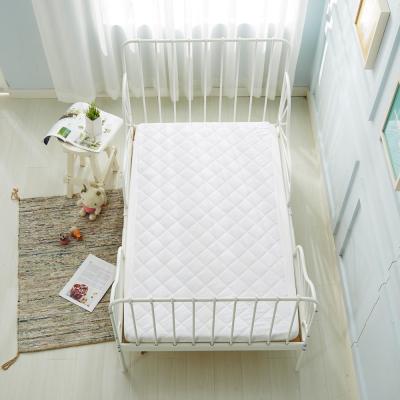 China Baby Air Permeable 100% Bamboo Crib Sheet Mattress Protector Waterproof Quilted Cover with TPU for sale