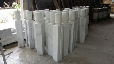 China Stone Bridges Guangxi White Marble Palisade China Carrara Marble Pillars Garden Boulders for sale