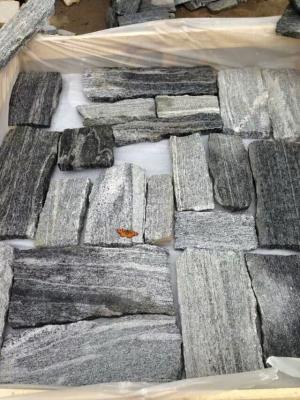 China Cloudy Grey Granite Field Stone Random Granite Stone Veneer Natural Stone Cladding for sale