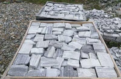 China Cloudy Grey Quartzite Random Stone,Silver Grey Quartzite Field Stone Veneer,Quartzite Stack Stone for sale