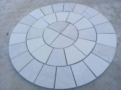 China Círculo blanco de la cuarcita, pavimentadoras redondas, piedra de pavimentación de la plaza, piedras del patio del medallón, calzada de la yarda en venta