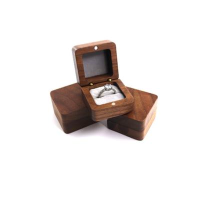 China Retro Wooden Jewelry Box Jewelry Organizer Case Luxury Jewelry Gift Packaging Box Bracelet Package for sale