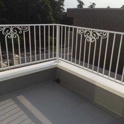 China Easily Assembled Garden Balcony Privacy Fence Grill Design Metal Balcony Railings Aluminum/Wrought Iron for sale